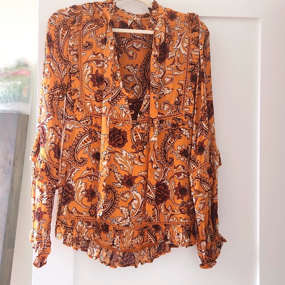 Spell and the gypsy blouse